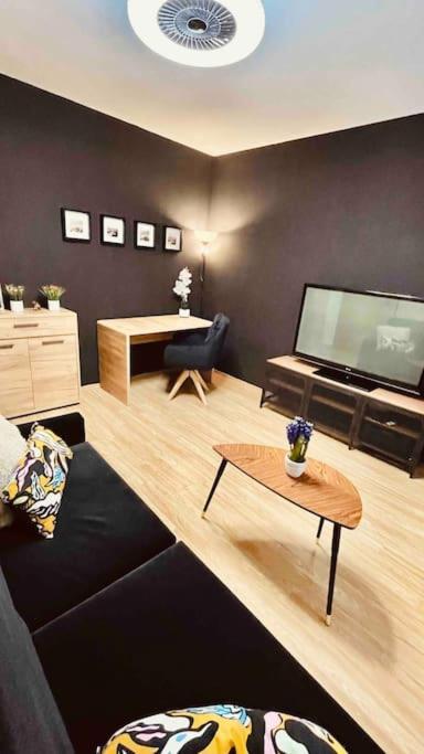 Moderny Apartman S Parkovanim 브라티슬라바 외부 사진