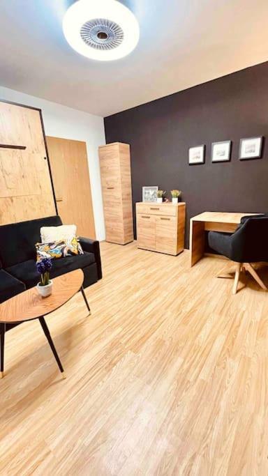 Moderny Apartman S Parkovanim 브라티슬라바 외부 사진