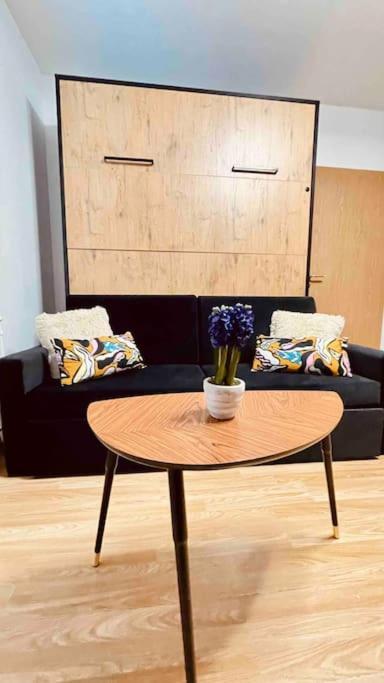 Moderny Apartman S Parkovanim 브라티슬라바 외부 사진